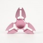 Vaaleanpunainen alumiininen tri-spinner stressilelu.