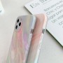 iPhone 12 / 12 Pro värikäs tie-dye suojakuori.