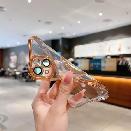 iPhone 16 ruusukulta MagSafe suojakuori on valmistettu joustavasta muovista