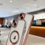 iPhone 15 Pro ruusukulta MagSafe suojakuori suojaa myös kamerat