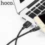 Musta Micro-USB kaapeli.