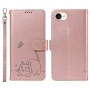 iPhone 17e kissakuvioitu ruusukulta puhelinlompakko rannehihnalla, jossa söpö kissakuva ja perhonen.