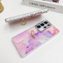 Samsung Galaxy S24 / S25 ruusukulta marmori sormuspidike suojakuori, jossa kaunis vaaleanpunainen ja violetti kuvio.