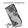 iPhone 11 Pro lompakkokotelon kuviollinen läppä sulkeutuu kätevästi etupuolelle.