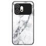 Honor 600 suojakuoressa kamera aukko on jätetty tarkasti auki kuvaamista varten.