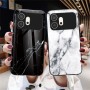 Honor 600 suojakuoren marmoripinta tuo valkoisen kuvion näyttävästi esiin.