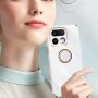 Valkoinen Realme 16 Pro 5G suojakuori tuo puhelimeen siistin kultareunaisen viimeistelyn.