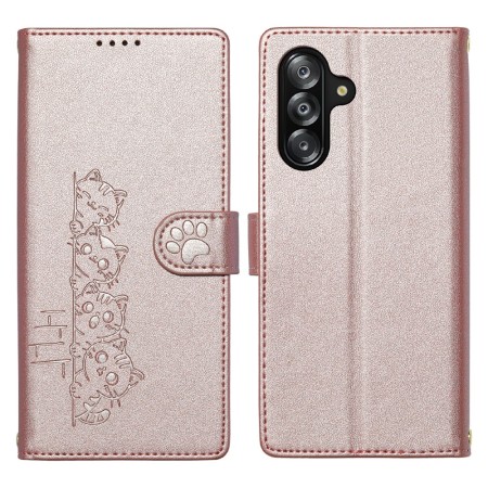 Kissakuviointi ja magneettisuljenta viimeistelevät Samsung Galaxy A16, A17, A18 ja A26 suojakotelon.