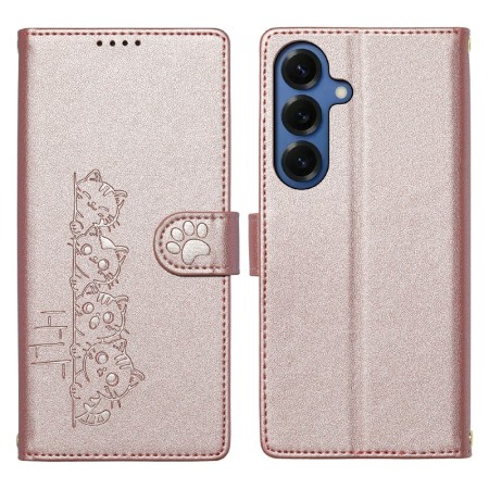 Samsung Galaxy S24 Plus ja S25 Plus suojakotelon kissakoristeinen läppä viimeistelee ilmeen ja pitää kannen napakasti kiinni.