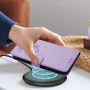 Lataus onnistuu suojakotelon läpi, joten Realme C100 5G on helppo pitää käyttövalmiina.