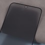 OnePlus Nord 5 5G privacy panssarilasi rajaa näytön näkyvyyttä sivuilta.