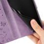 Samsung Galaxy A57 5G lompakkokotelon kansi suojaa näyttöä ja perhoskuvio tuo ilmeeseen näyttävyyttä.