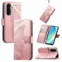 Samsung Galaxy A27 lompakkokotelossa kortit kulkevat mukana ja kansi taittuu vaakatasoon jalustaksi.