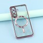 Samsung Galaxy A27 suojakuoressa on magneettirengas lisävarusteiden kiinnittämistä varten.