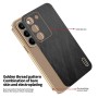 Kultainen lankakuvio tuo Realme C100 5G suojakuoreen näyttävää tekstuuria.