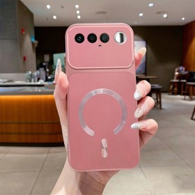 Realme 16 5G magneettikuoren magneettirengas helpottaa yhteensopivien lisävarusteiden kiinnittämistä.