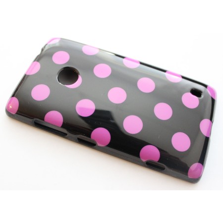 Lumia 520 musta-pinkki polka dot suojakuori. – laadukas rakenne näkyy lähikuvasta