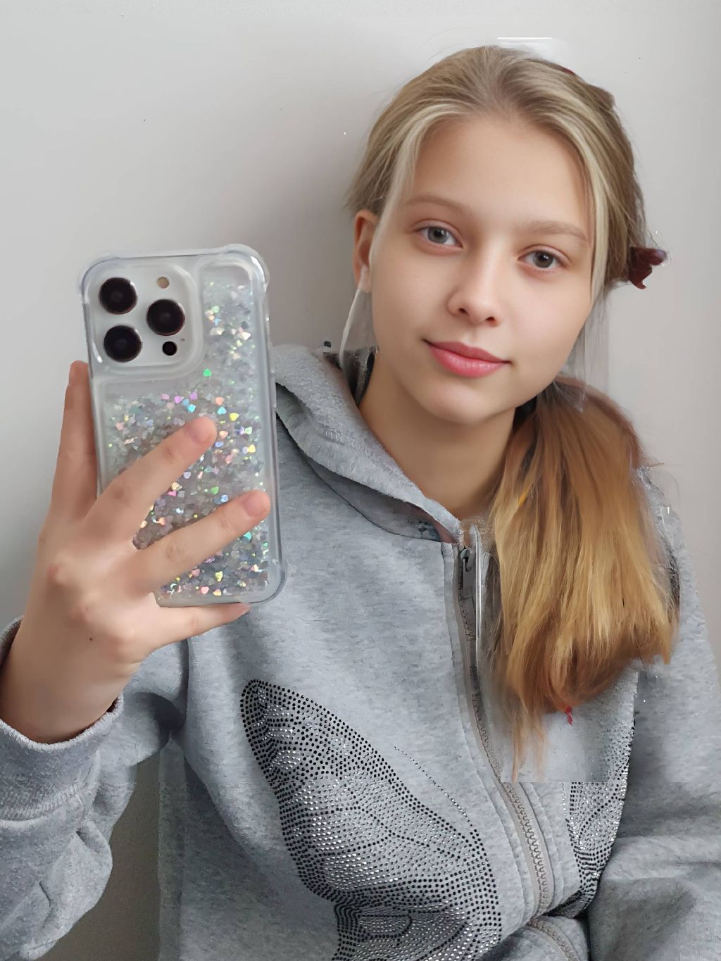Hopeanvärinen glitter suojakuori